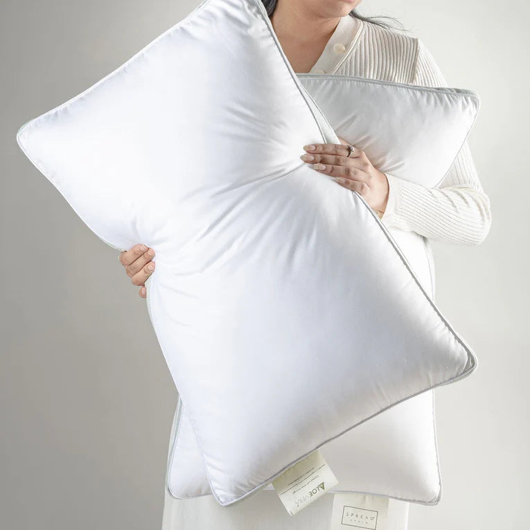 Spread Spain Aloevera Gel Coated Anti Allergic Pillow 45 X 68 X 19 cms.