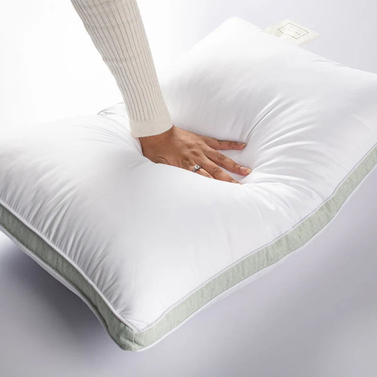 Spread Spain Aloevera Gel Coated Anti Allergic Pillow 45 X 68 X 19 cms.