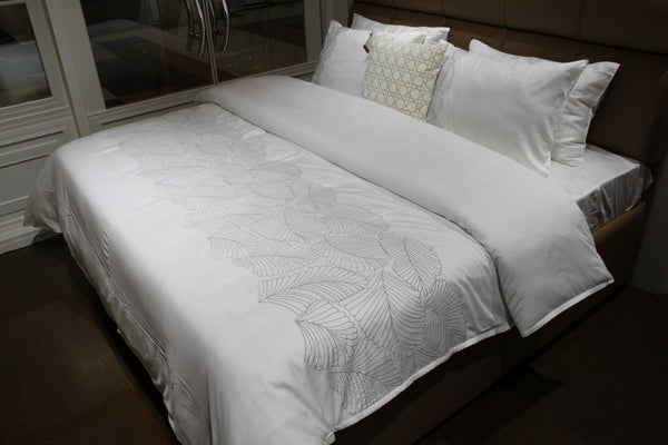 260 X 240 cms. Embroidered Duvet Cover Set of 5 D12